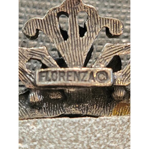 Vintage signed Florenza Silver tone Maltese Cross Brooch with magnetic pinback - Picture 3 of 3